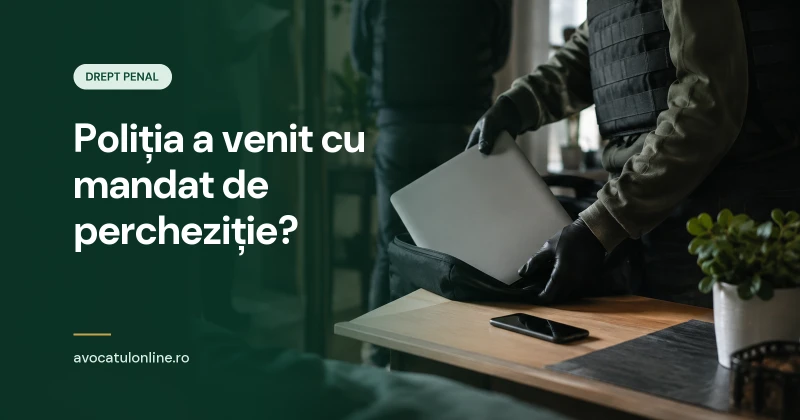 Percheziția: polițiști care ridică un laptop și un telefon dintr-o locuință